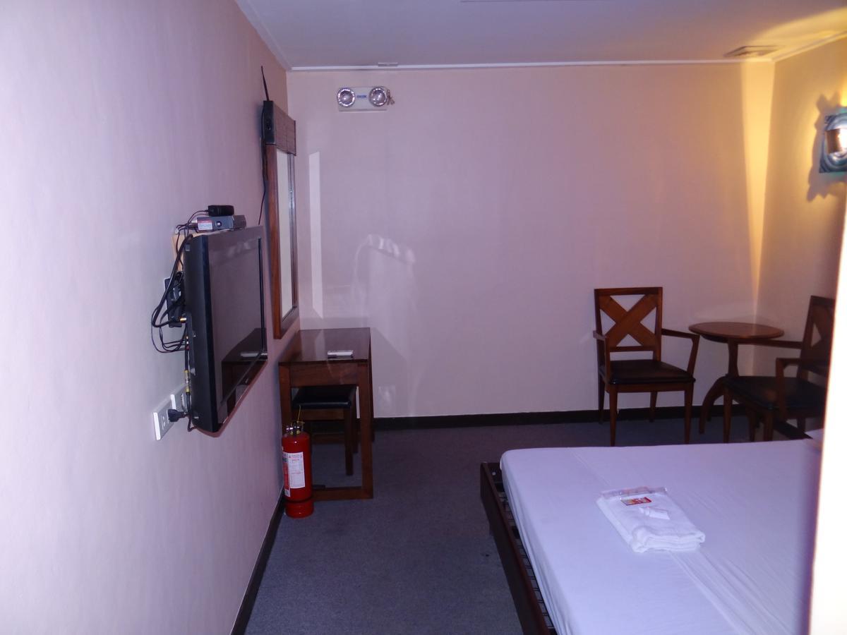 Elegance Guesthouse Pasay Buitenkant foto