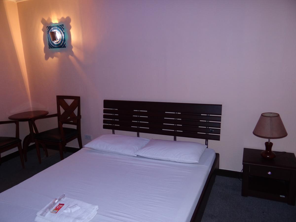 Elegance Guesthouse Pasay Buitenkant foto